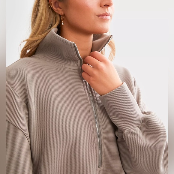 [Varley] Women's Taupe Quarter-Zip Pullover - Picture 4 of 4